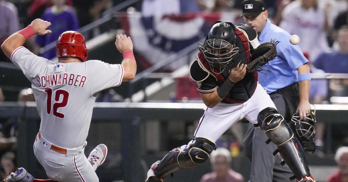 Phillies' Kyle Schwarber ties Reggie Jackson with more MLB playoff