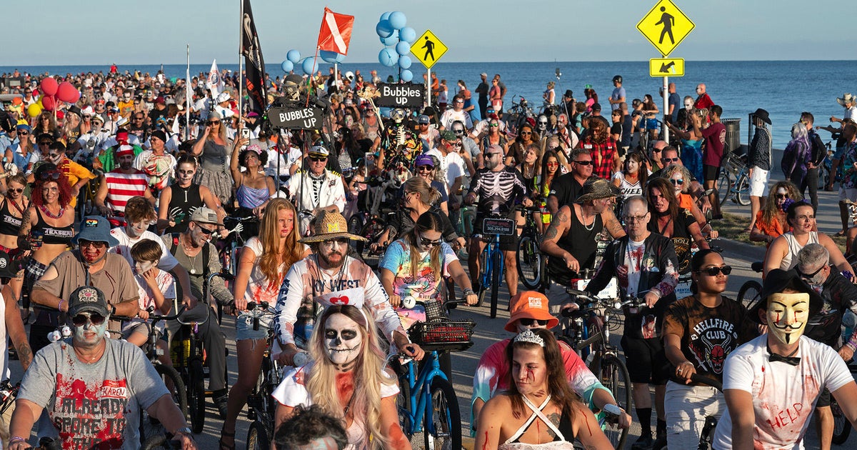 Hundreds of ‘Zombies’ on Wheels Roam Important West Hundreds of ‘Zombies’ on Wheels Roam Important West