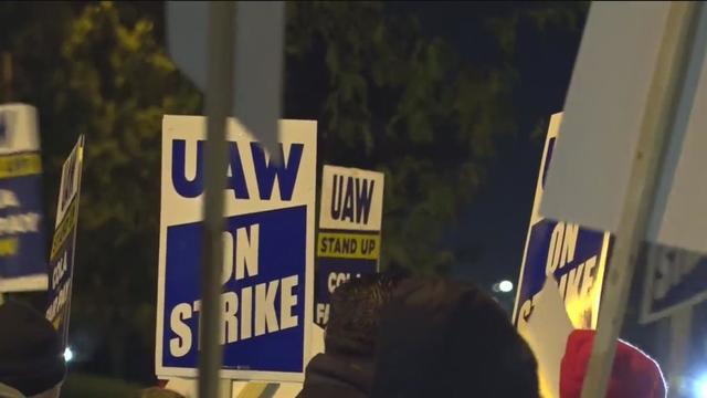 Some UAW members turn to loans created for workers on strike 