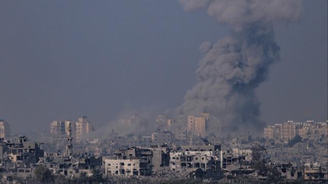 cbsn-fusion-israel-knocks-out-most-communications-in-gaza-during-overnight-bombardment-thumbnail-2408370-640x360.jpg 