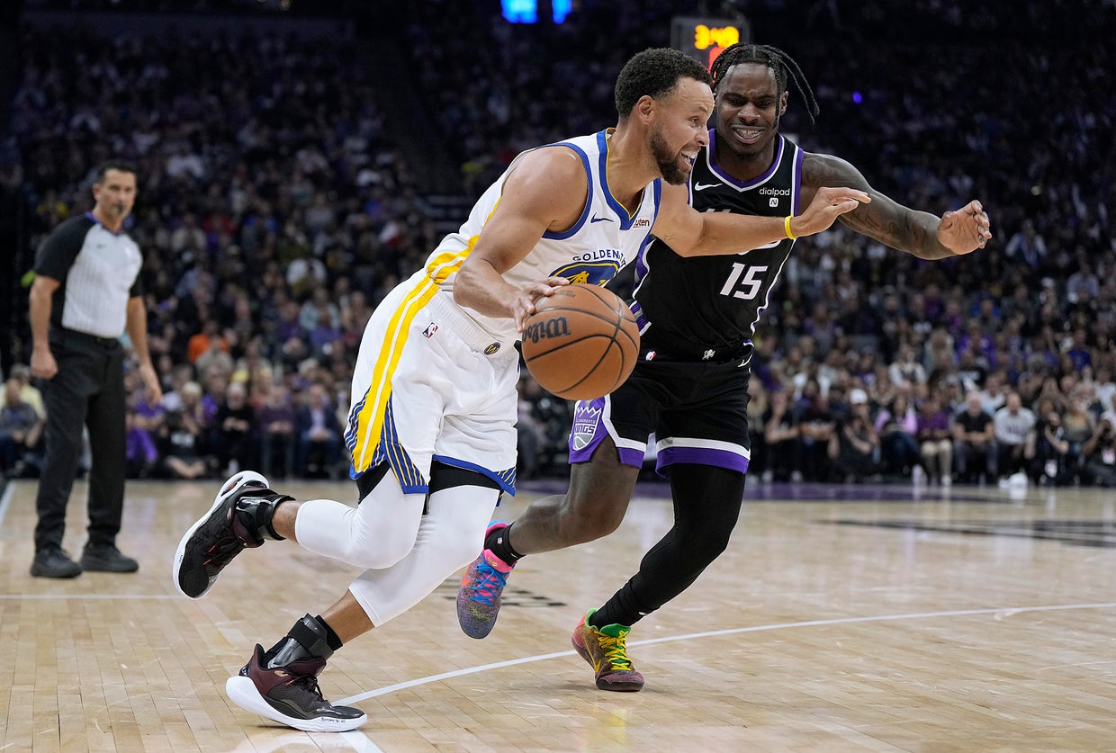 Golden State Warriors v Sacramento Kings 