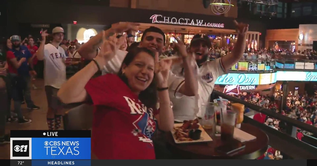 Rangers fans pack Texas Live! for Game 1 of the World Series - CBS Texas