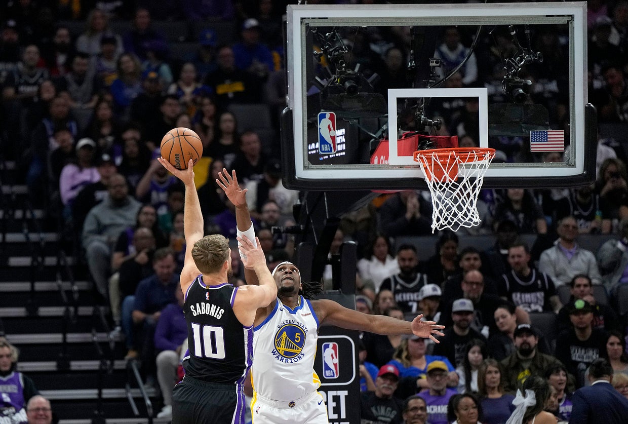Golden State Warriors v Sacramento Kings 