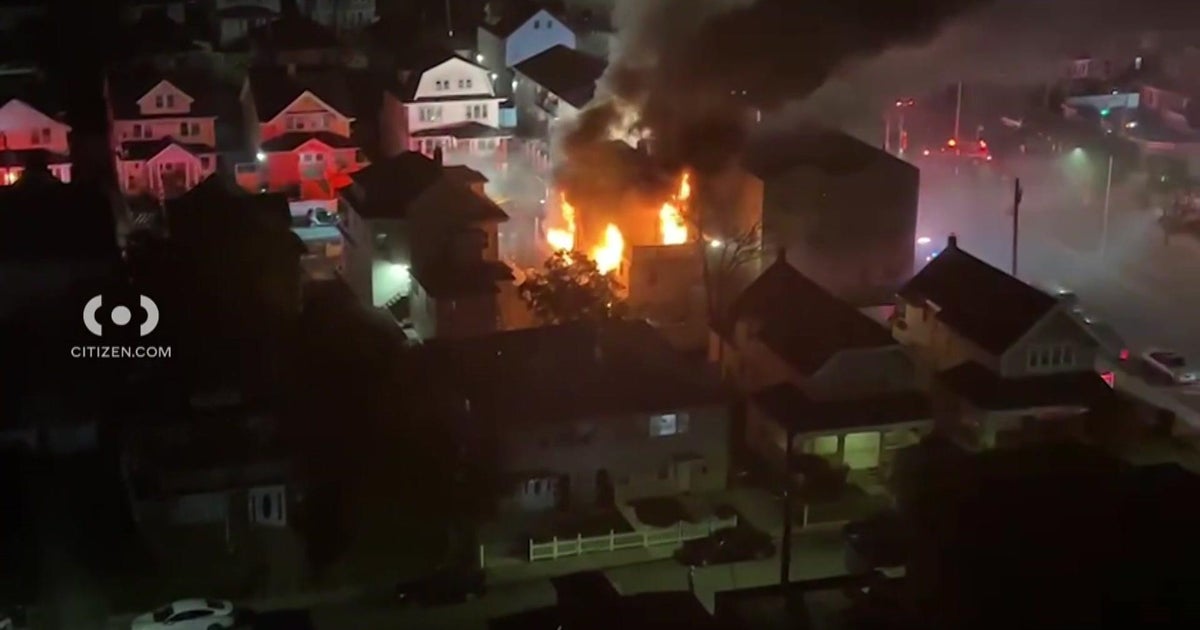 2 FDNY firefighters hurt battling overnight house fire in Queens - CBS ...