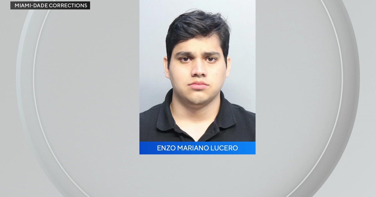 Guy accused of movie recording ladies at Aventura Shopping mall fitting rooms
