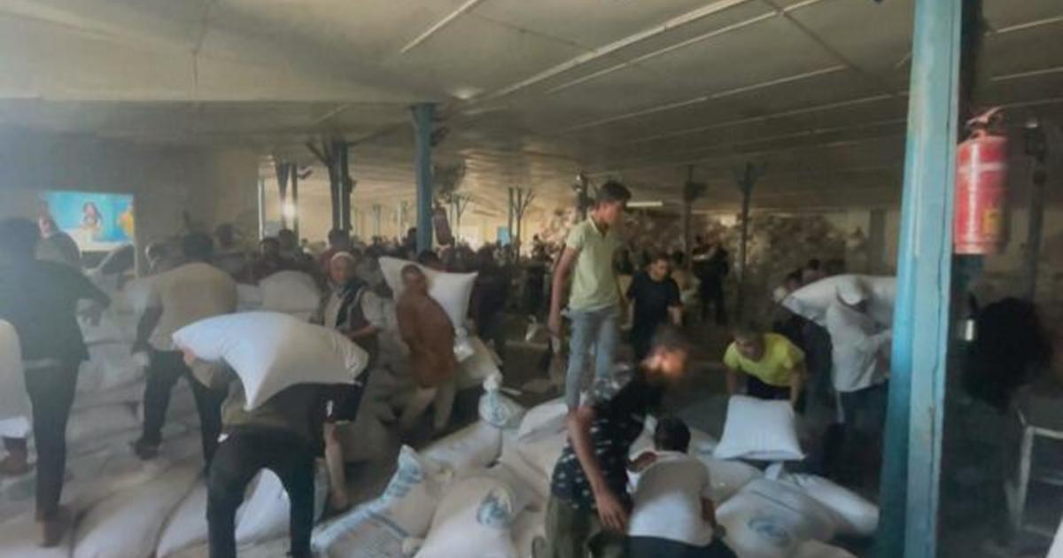 U.N. warns civil order is breaking down in Gaza after residents break into warehouses