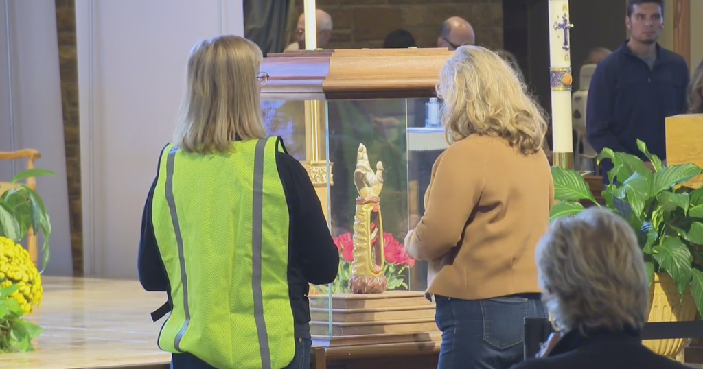 Parishioners line up to see St Judes arm at Pittsburgharea church Parishioners line up to see St Judes arm at Pittsburgharea church