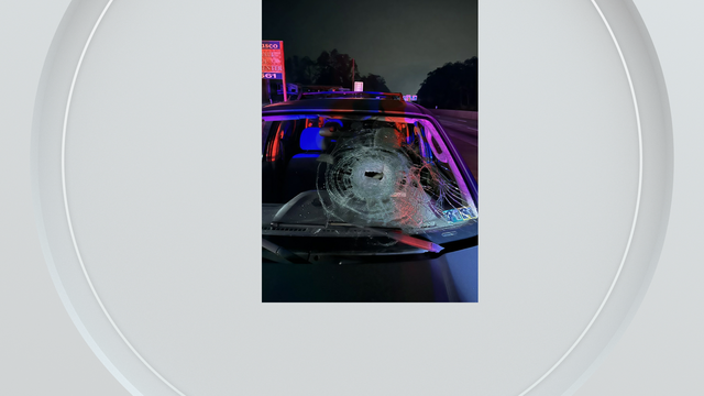 windshield-damaged.jpg 