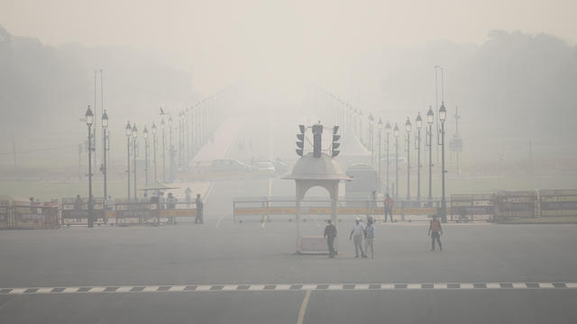 Delhi's air quality in 'severe' zone 