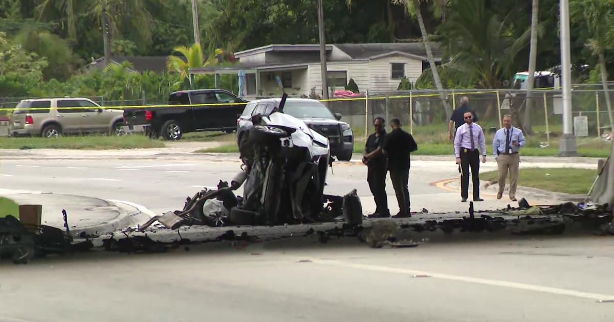 Deadly crash on Miller Push in southwest Miami-Dade