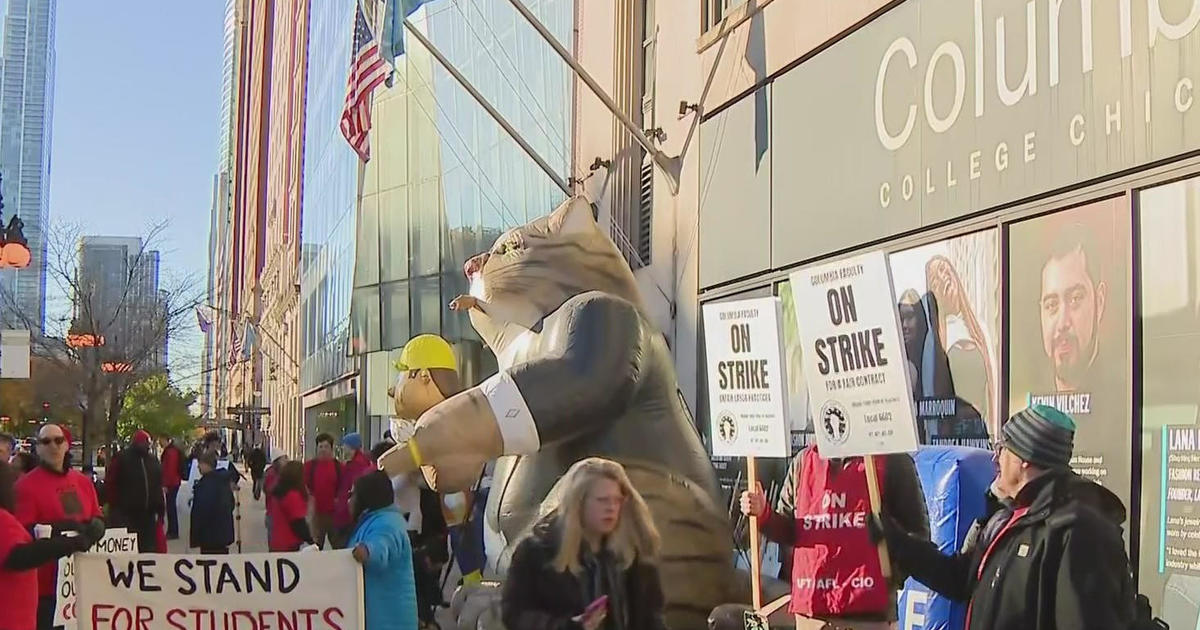 Part-time faculty members strike at Columbia College Chicago