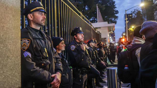 NYPD takes security measurements as Pro-Palestinian demonstrators protest the United Nations (UN) and United States Mission for not preventing Israel's attacks on Gaza in New York, United States on November 4, 2023. 