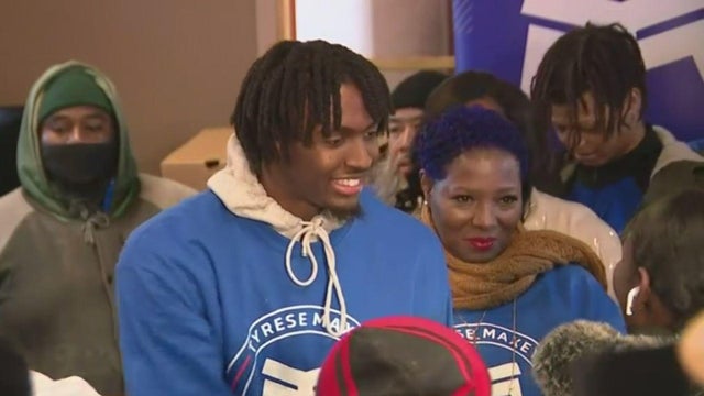 philadelphia-76ers-player-tyrese-maxey-at-2022-turkey-giveaway-event.jpg 