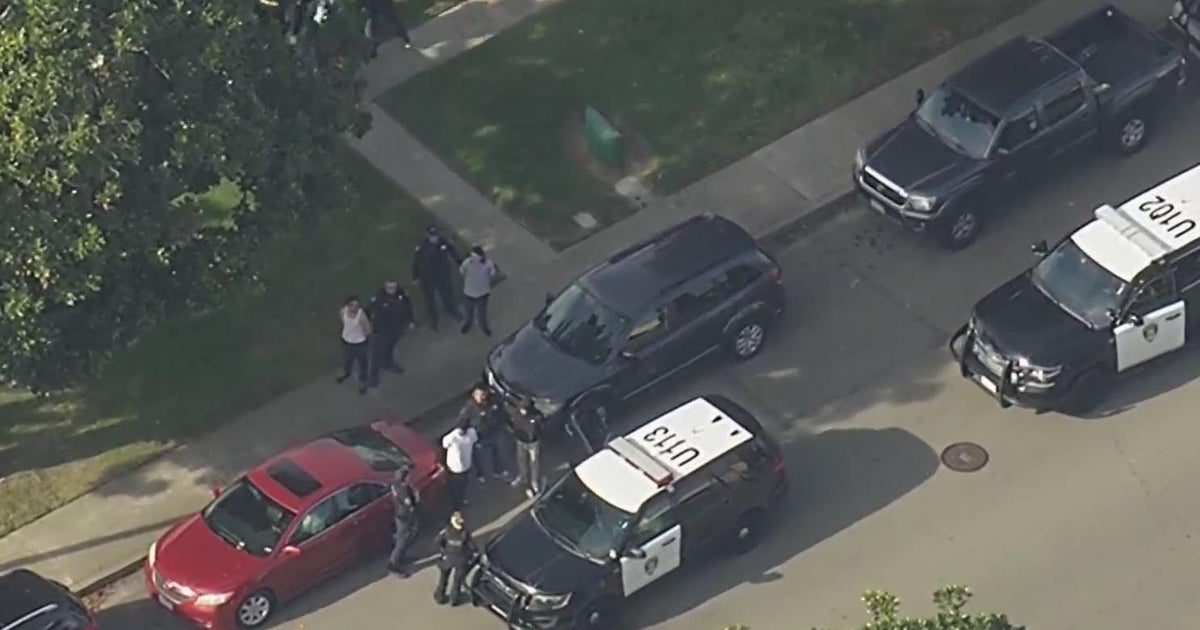 East Bay police pursuit and foot chase ends with 4 suspects in custody ...