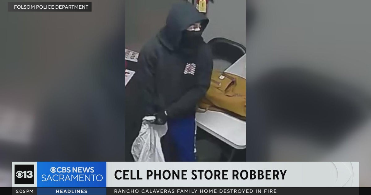 Police search for suspects in armed robbery at Folsom cell phone store