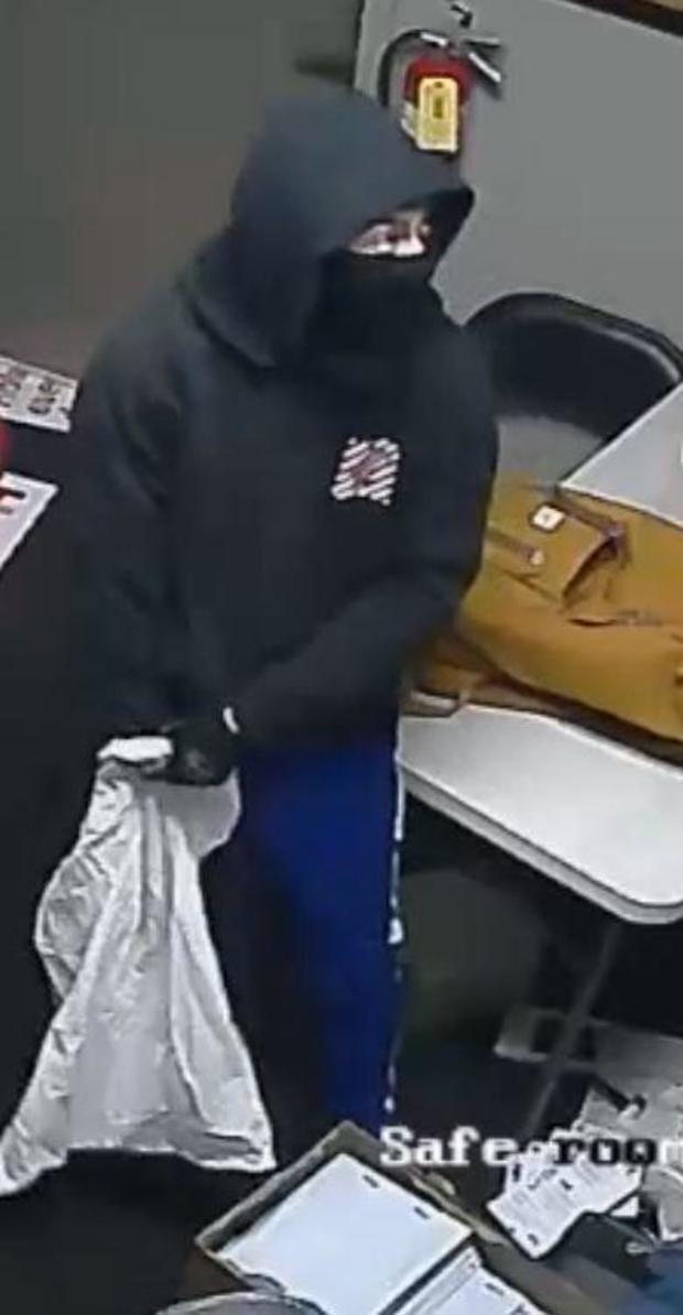folsom cell phone store robbery suspect 1 