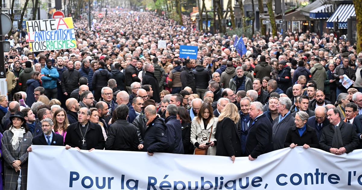 Повече от 180 000 души във Франция, включително 100 000