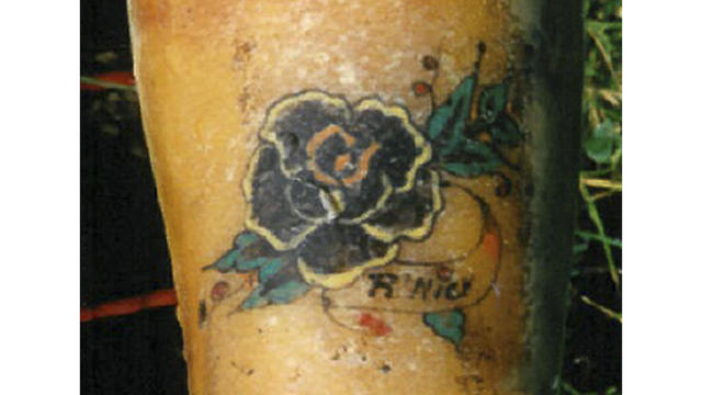flower-tattoo-bel02-a-main-photo.jpg 