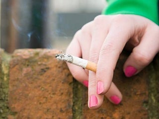 am i allowed to take cigarettes on a plane When traveling with your vape or e-cig on a plane, do it safely: vapes  should be turned off and carried on, never checked. Do not use or charge it  on the aircraft