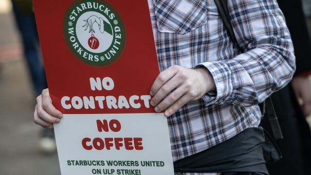 cbsn-fusion-starbucks-unionized-employees-are-protesting-walking-off-the-job-nationwide-thumbnail-2457606-640x360.jpg 