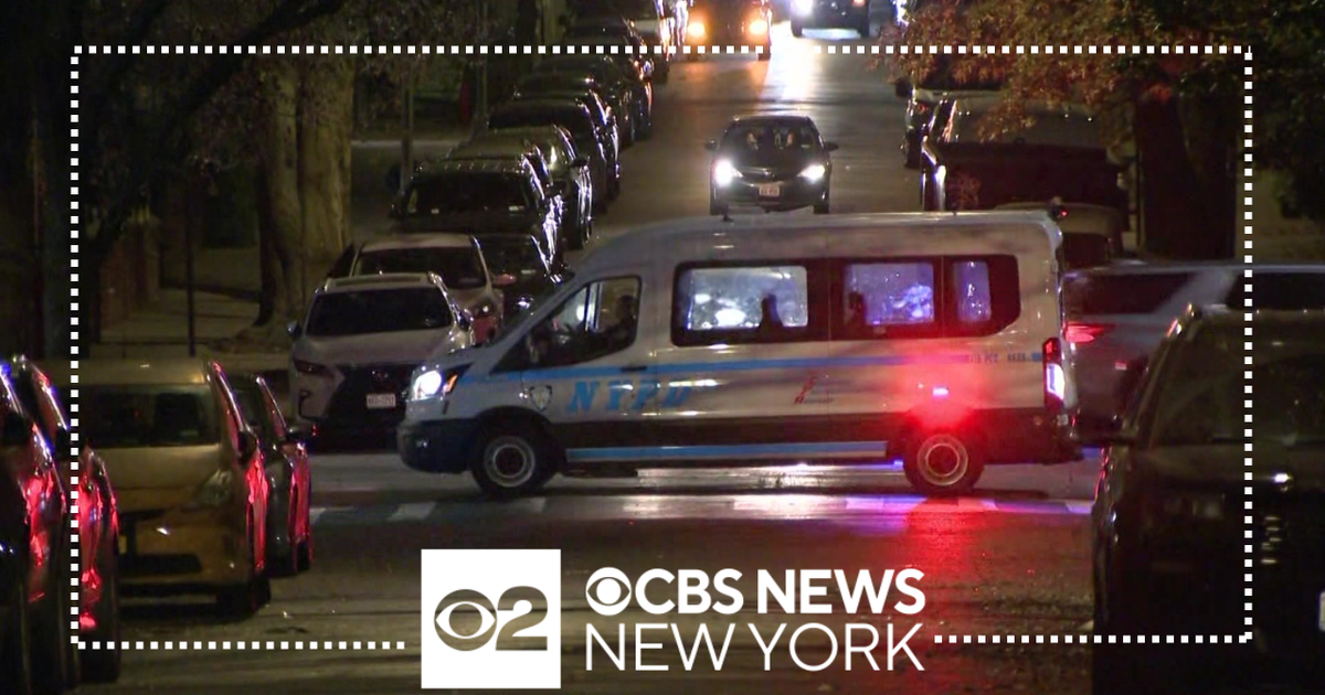 Search for suspects behind deadly hit-and-run in Queens - CBS New York