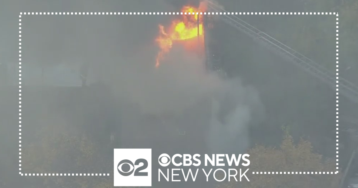 At least 3 hurt in Bronx apartment fire - CBS New York