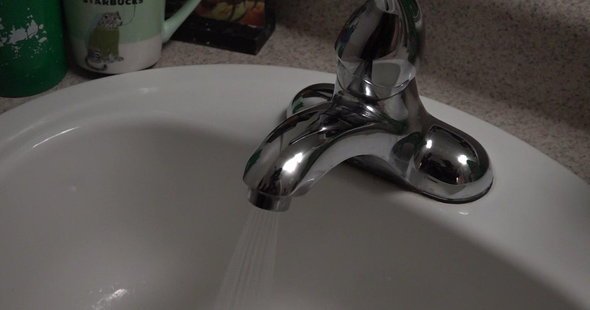 Sacramento apartment tenants say they've been without hot water for