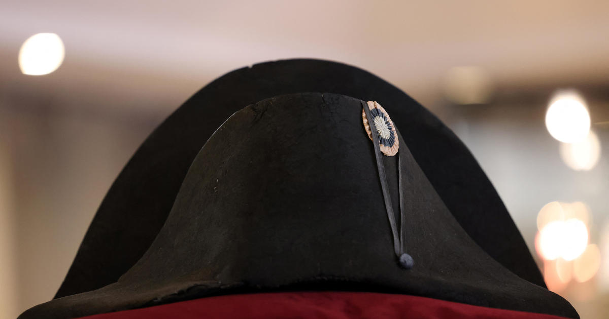 Рогатая шляпа Наполеона была продана на аукционе за историческую цену