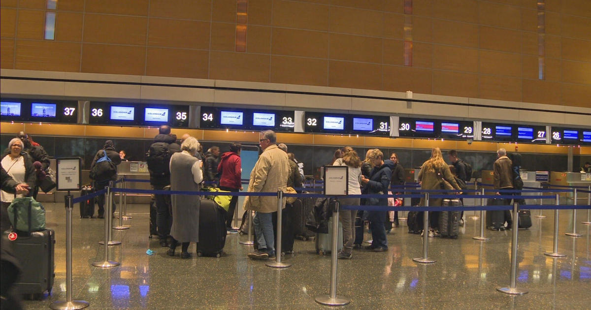 Holiday travel rush begins as storm system approaches New England