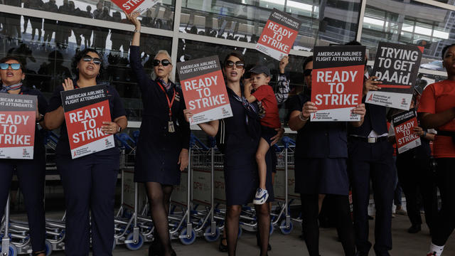 American Airlines Flight Attendants Picket As Union Looks For Compensation Increase 