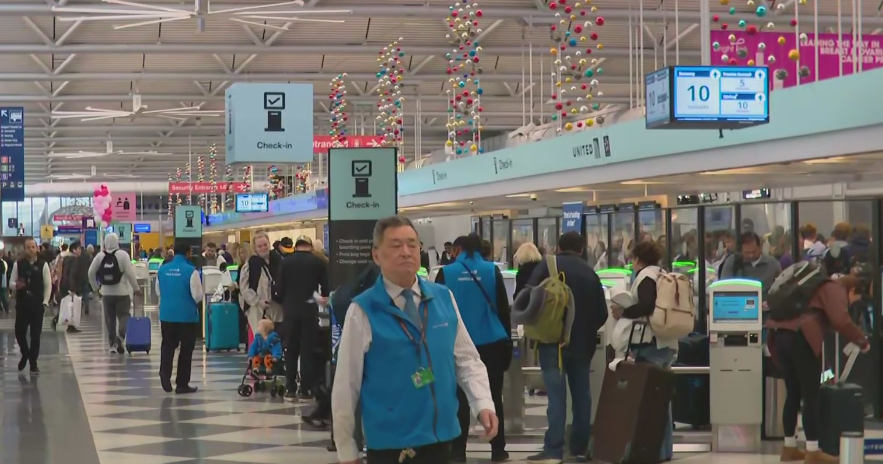 Tightened security at airports after U.S.-Canada border explosion - CBS ...