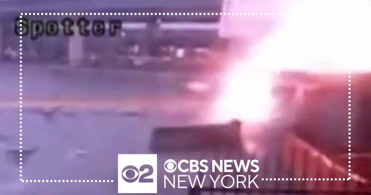 2 killed in vehicle explosion at United States-Canada border - CBS New York