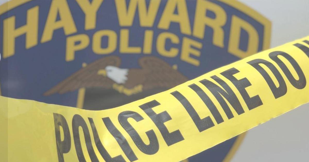 1 dead in motorcycle / vehicle collision in Hayward