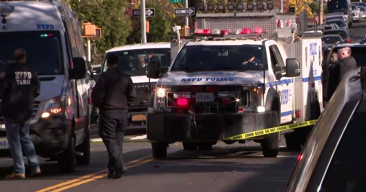 Suspect barricaded inside Queens building after shots fired taken into