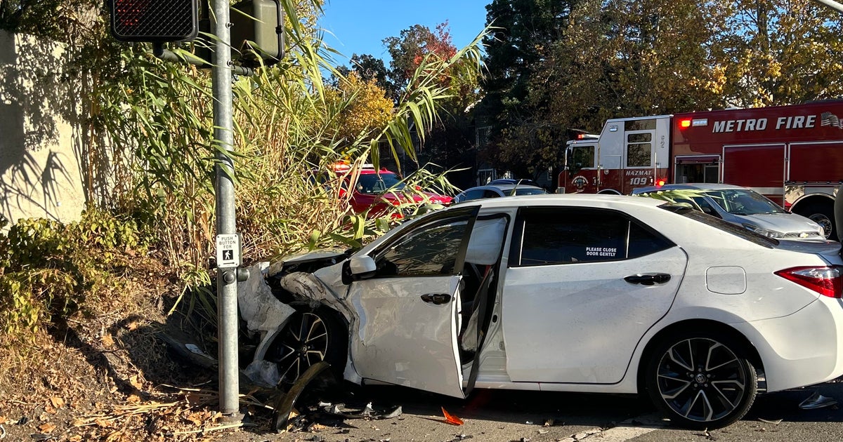 9 hospitalized, including 2 in critical condition, in Sacramento area crash
