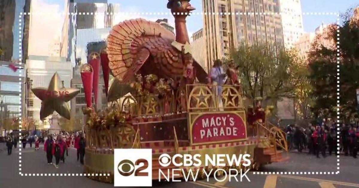 Macy's Thanksgiving Day Parade marches on after interruption from