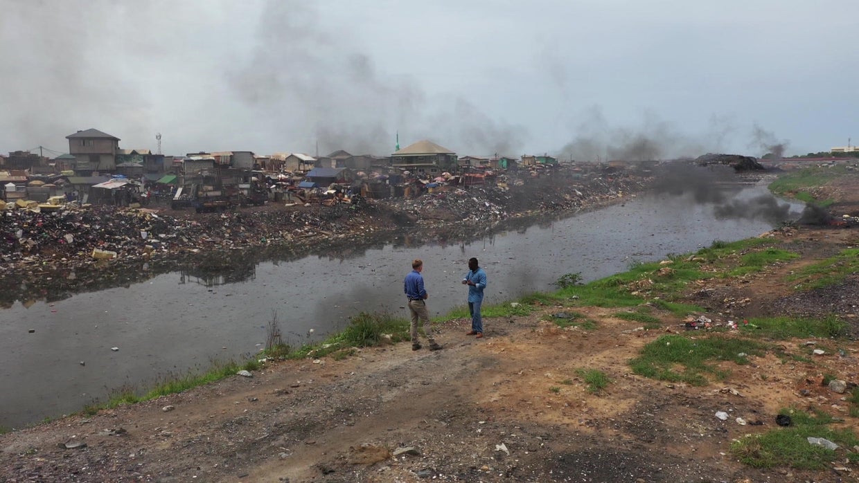 fire-burns-at-landfill.jpg 