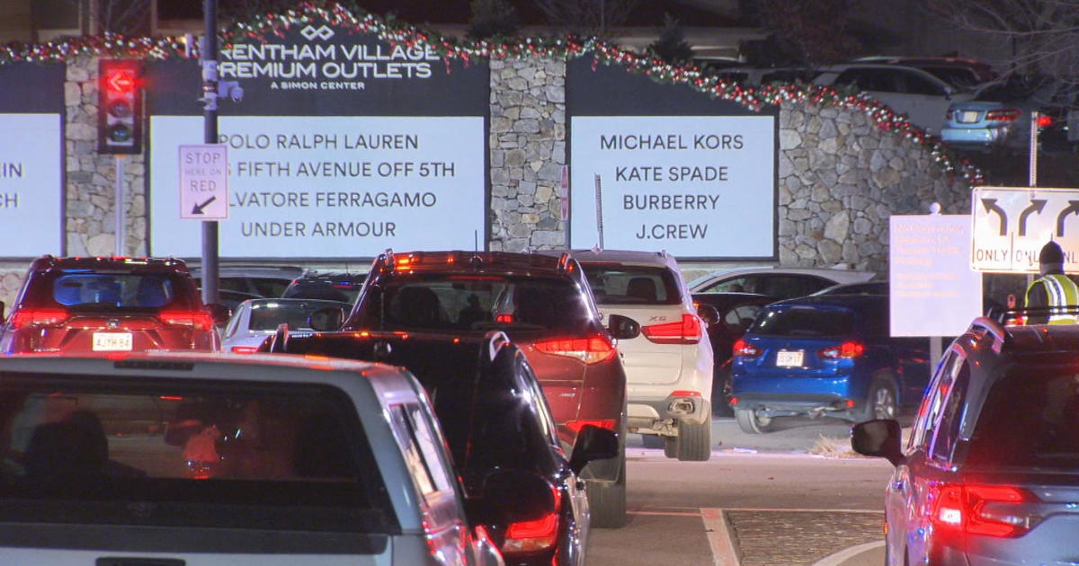 Shoppers stuck in hours long traffic at Wrentham Outlets and Natick Mall during Black Friday