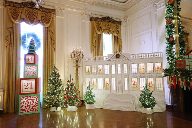 White House Previews This Season's Holiday Decorations 