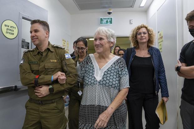 Israeli hostage returned to family 