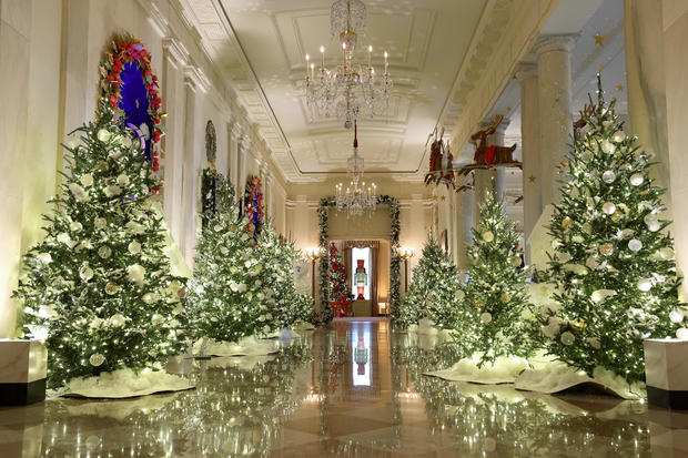 White House Previews This Season's Holiday Decorations 
