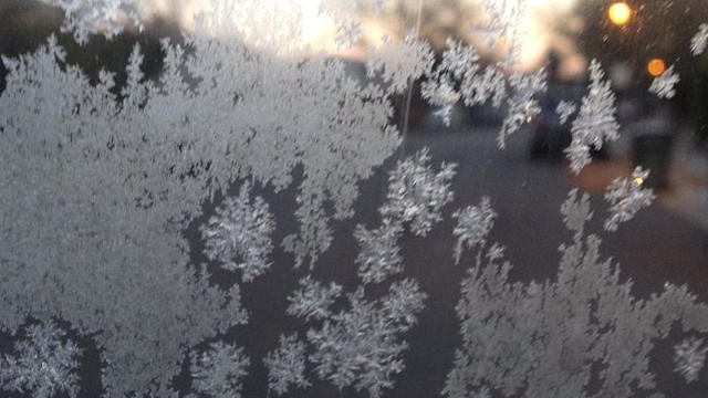 frost on car windshield 