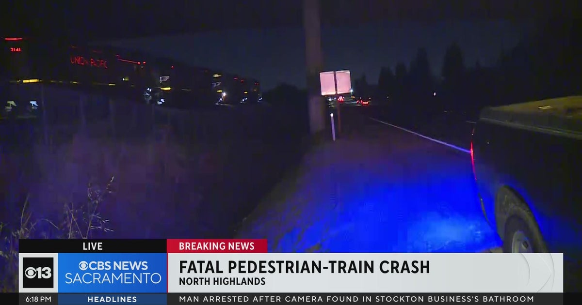 Pedestrian it and killed by train in North Highlands