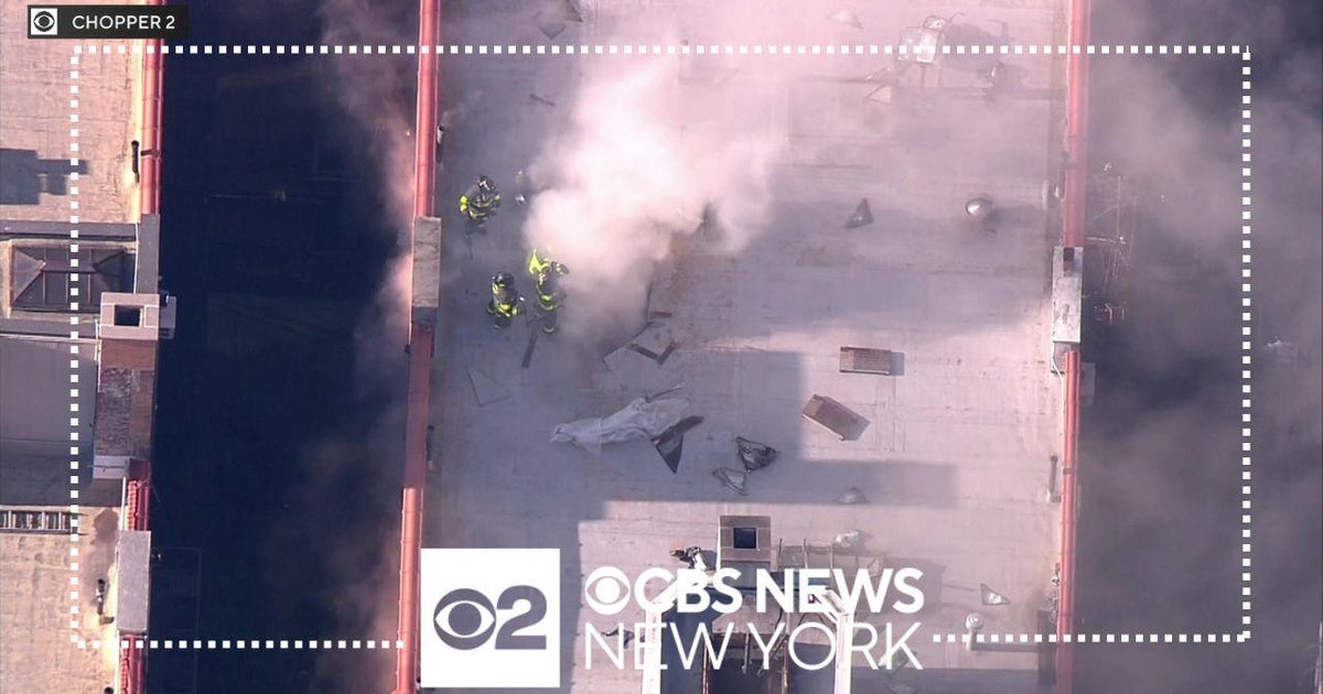 2 residents, 2 firefighters hurt in Manhattan apartment building fire ...