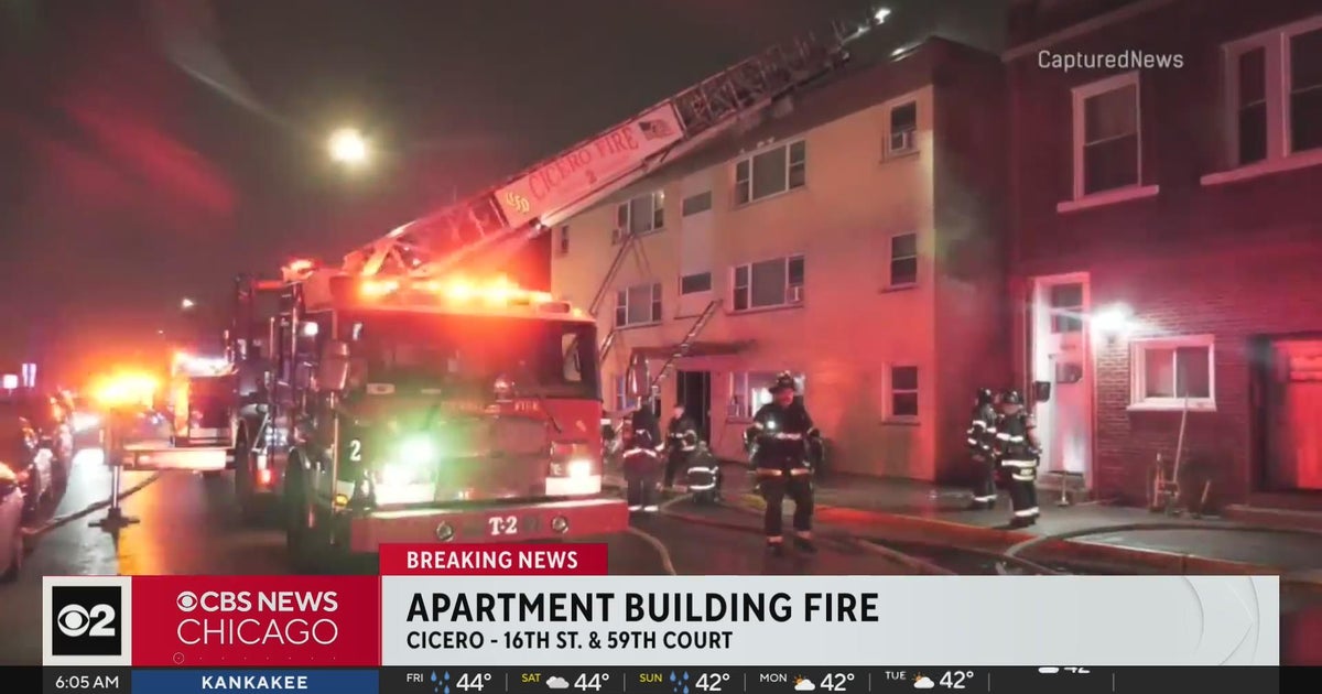 Residents escape overnight fire in west suburban Chicago - CBS Chicago