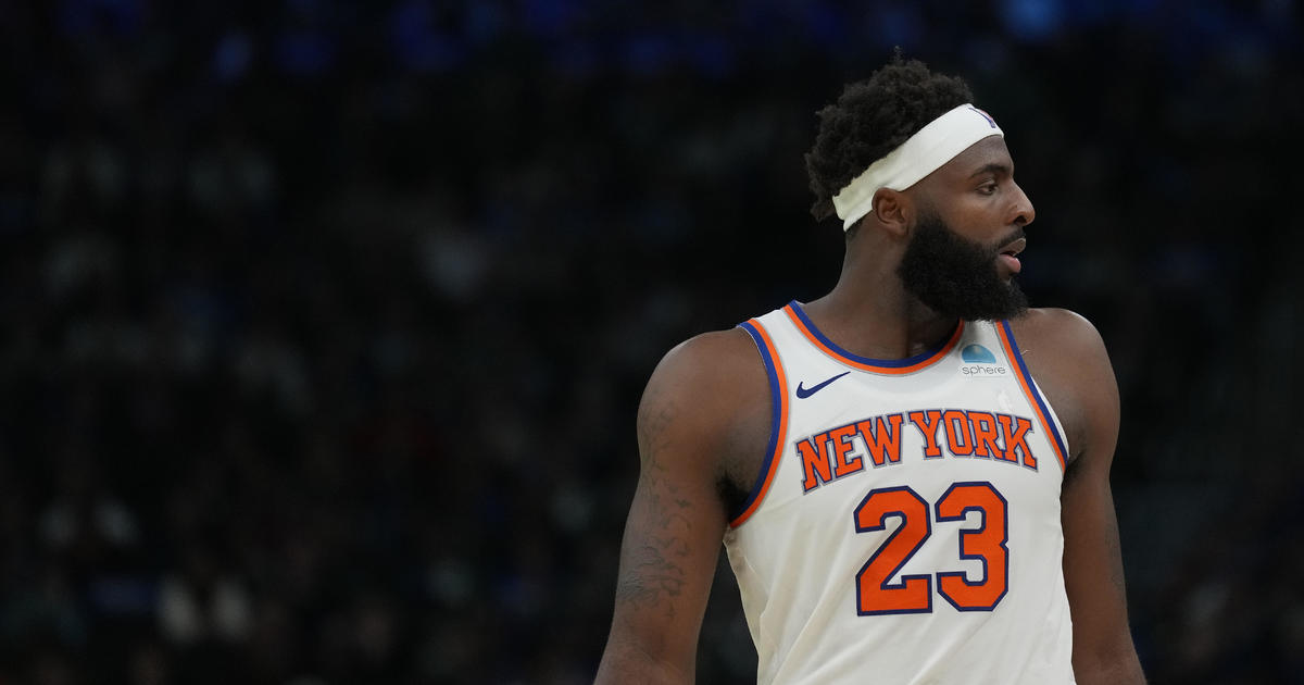 Knicks' Mitchell Robinson invites his high school coach to move in with him after coach's wife died