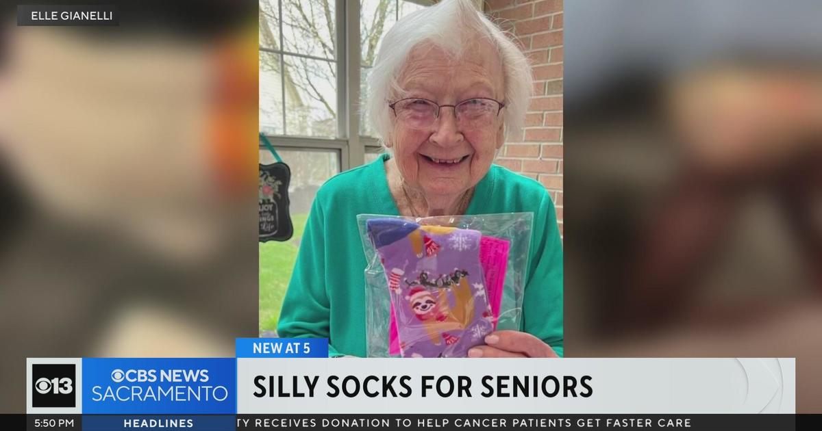 Stockton teen is ensuring seniors are not forgotten this holiday season - CBS Sacramento