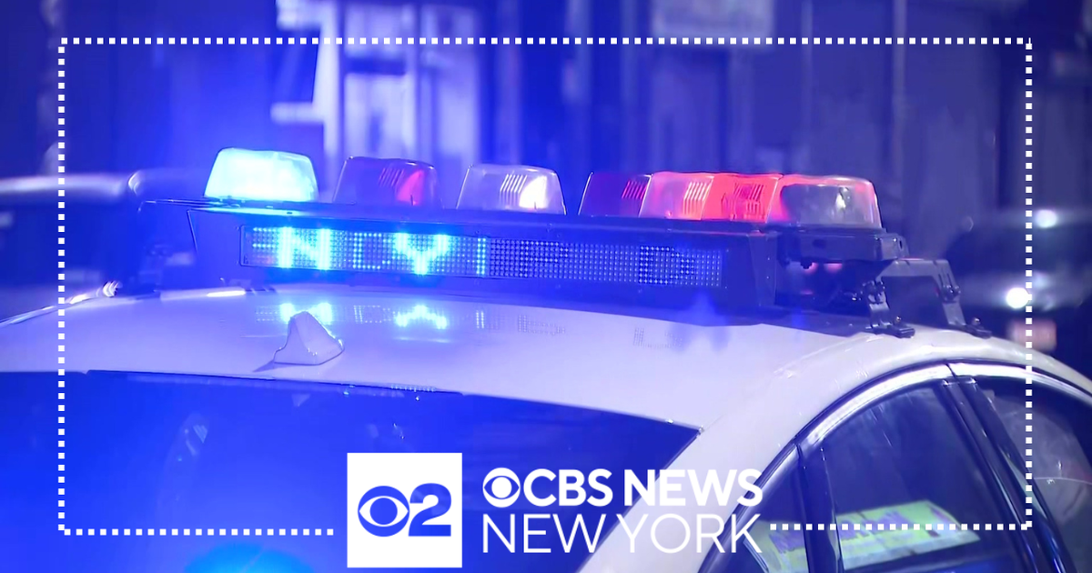 Suspects wanted in violent spa robbery spree in Queens - CBS New York
