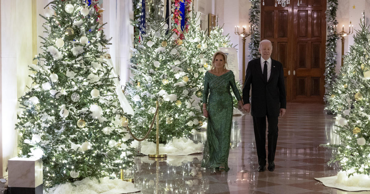 Вашингтон — декември е сезонът на даренията и президентът Байдън