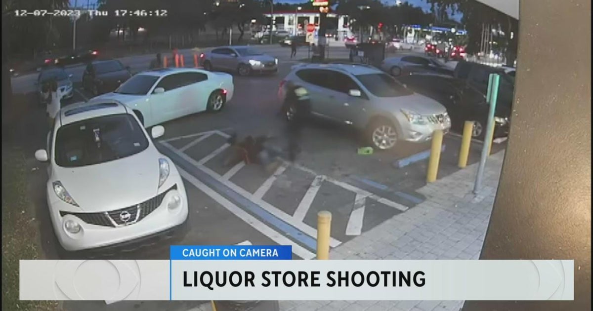 Video shows struggle over bottle, shooting of store clerk outside NW